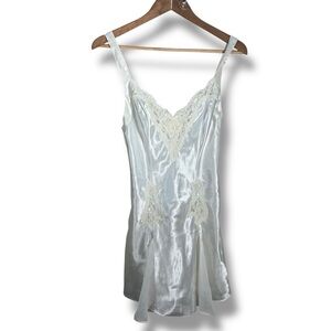 Vintage Victoria’s Secret Ivory Lace Satin Neglige Slip Dress Size Small